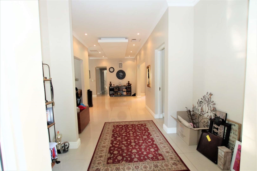 To Let 4 Bedroom Property for Rent in Umhlanga KwaZulu-Natal