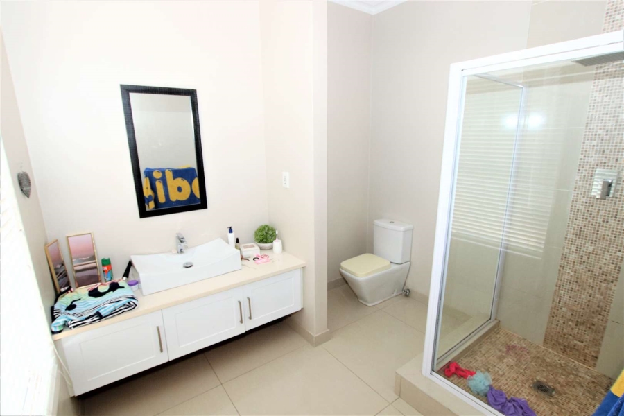 To Let 4 Bedroom Property for Rent in Umhlanga KwaZulu-Natal
