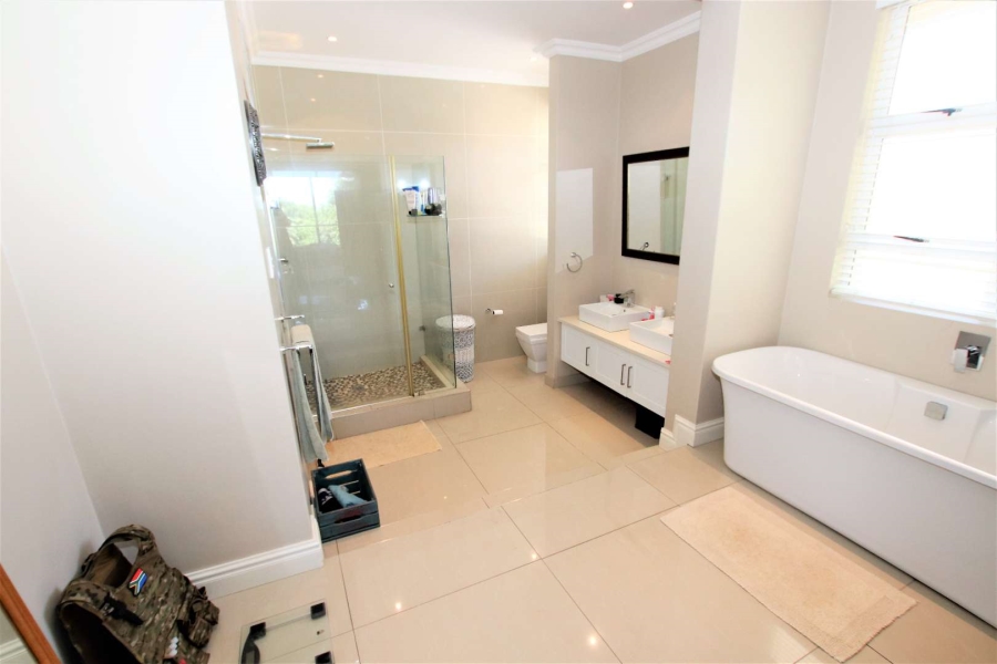 To Let 4 Bedroom Property for Rent in Umhlanga KwaZulu-Natal