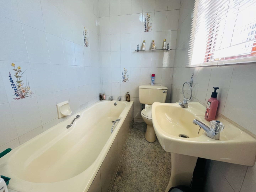 3 Bedroom Property for Sale in Glen Hills KwaZulu-Natal