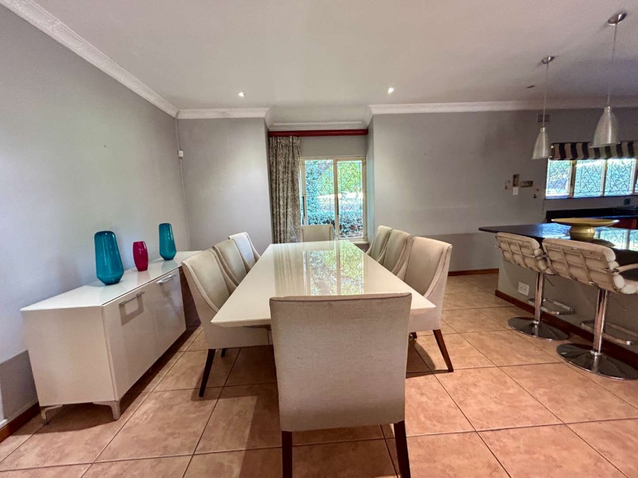 To Let 5 Bedroom Property for Rent in Kloof KwaZulu-Natal