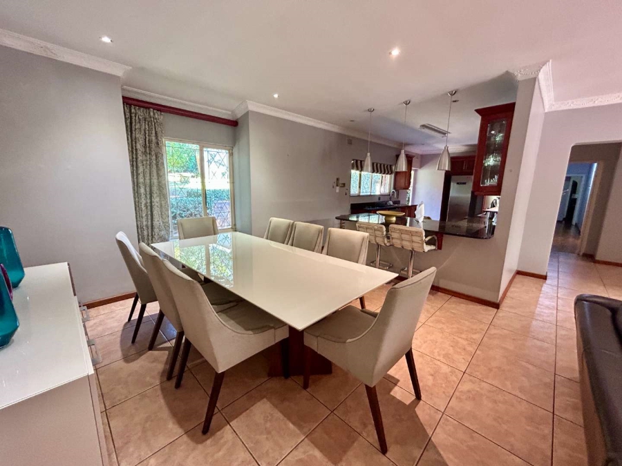 To Let 5 Bedroom Property for Rent in Kloof KwaZulu-Natal