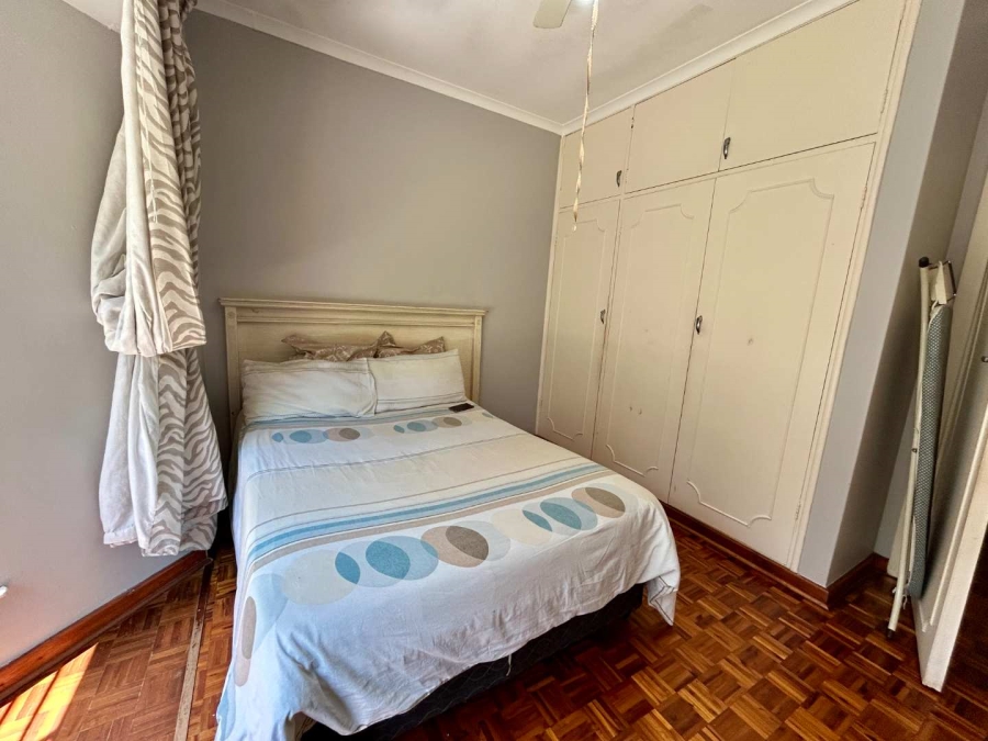 To Let 5 Bedroom Property for Rent in Kloof KwaZulu-Natal