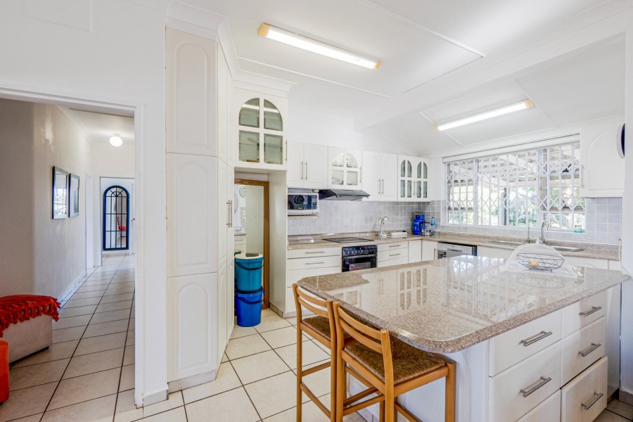 4 Bedroom Property for Sale in Amanzimtoti KwaZulu-Natal