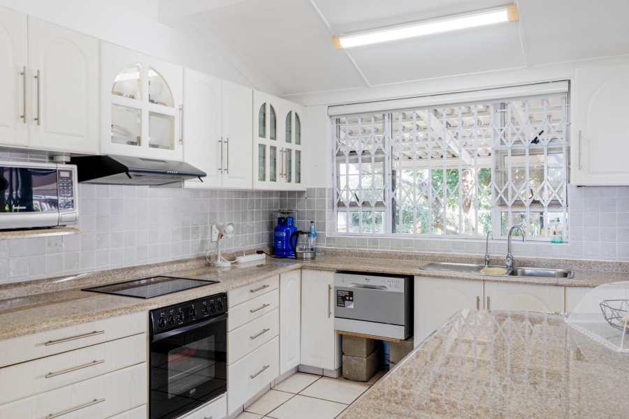 4 Bedroom Property for Sale in Amanzimtoti KwaZulu-Natal