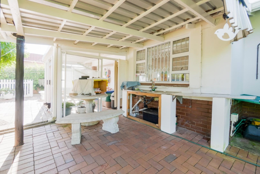 4 Bedroom Property for Sale in Amanzimtoti KwaZulu-Natal