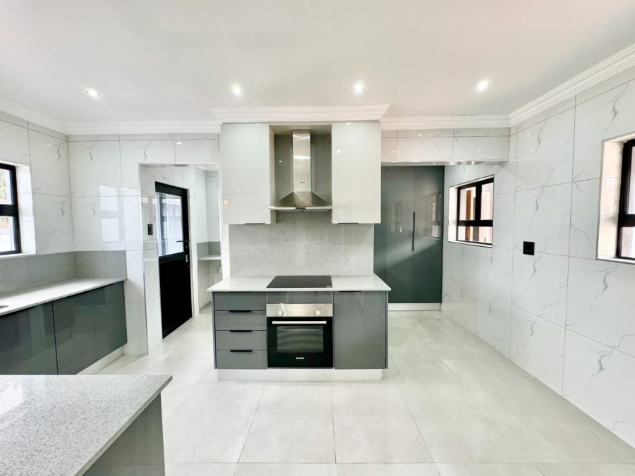 4 Bedroom Property for Sale in Herrwood Park KwaZulu-Natal