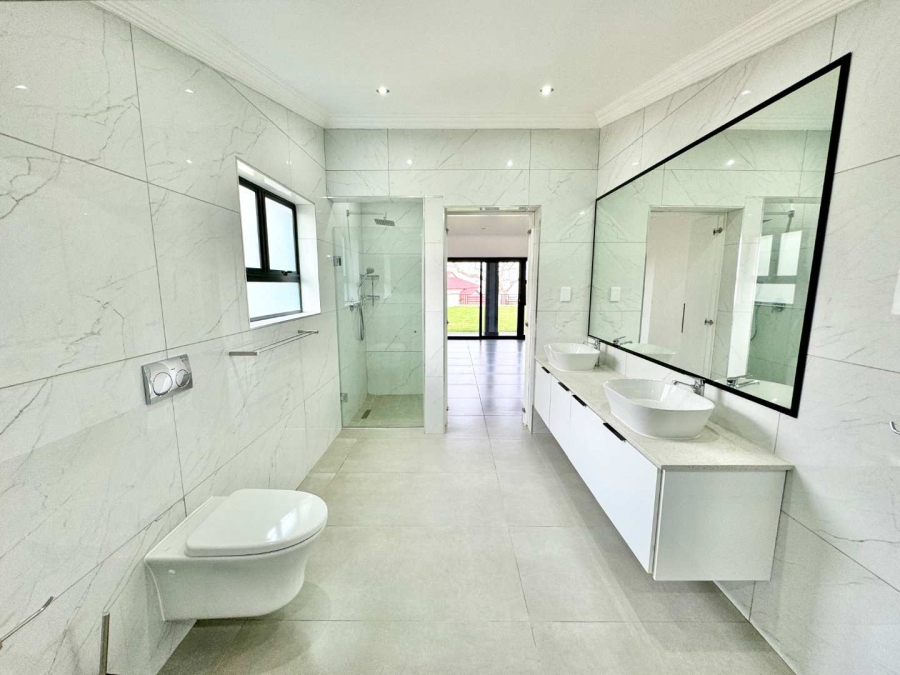 4 Bedroom Property for Sale in Herrwood Park KwaZulu-Natal