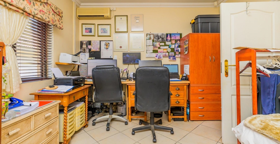 8 Bedroom Property for Sale in Umhlanga KwaZulu-Natal