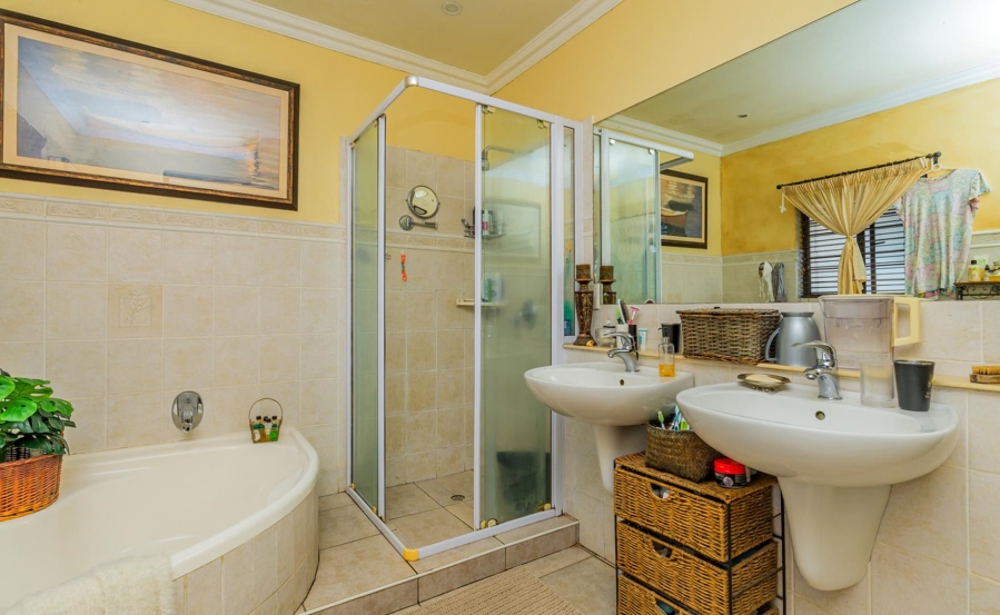 8 Bedroom Property for Sale in Umhlanga KwaZulu-Natal