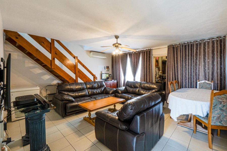 4 Bedroom Property for Sale in Lotus Park KwaZulu-Natal