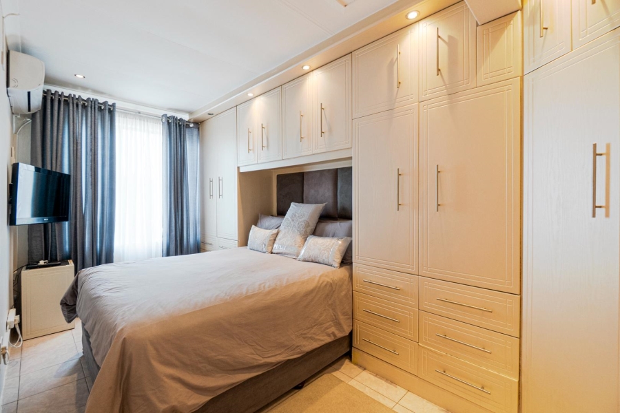 4 Bedroom Property for Sale in Lotus Park KwaZulu-Natal