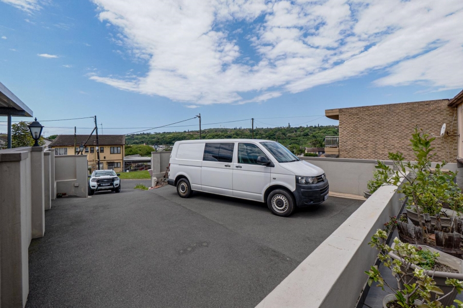 4 Bedroom Property for Sale in Lotus Park KwaZulu-Natal