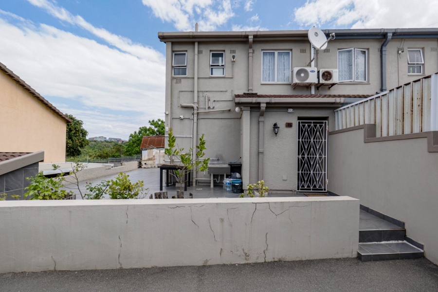 4 Bedroom Property for Sale in Lotus Park KwaZulu-Natal