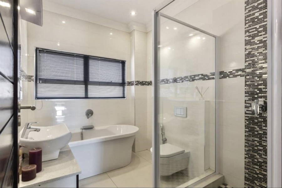 To Let 4 Bedroom Property for Rent in Izinga Estate KwaZulu-Natal