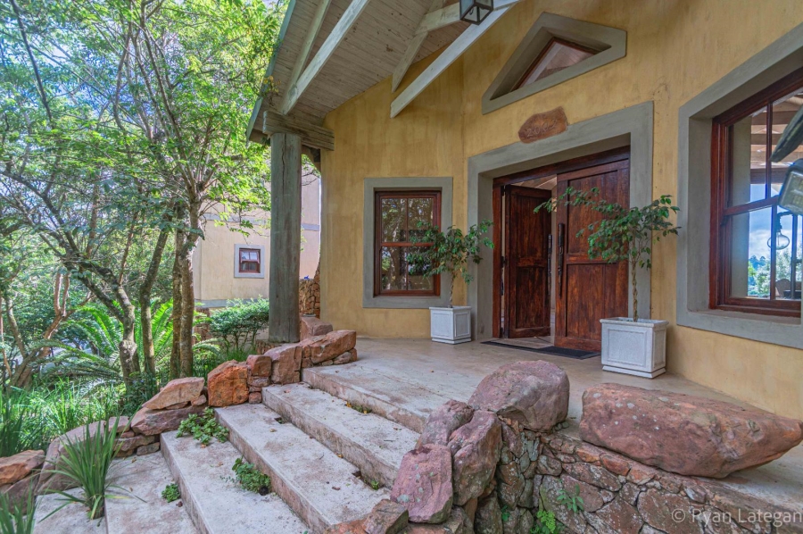 6 Bedroom Property for Sale in Kloof KwaZulu-Natal