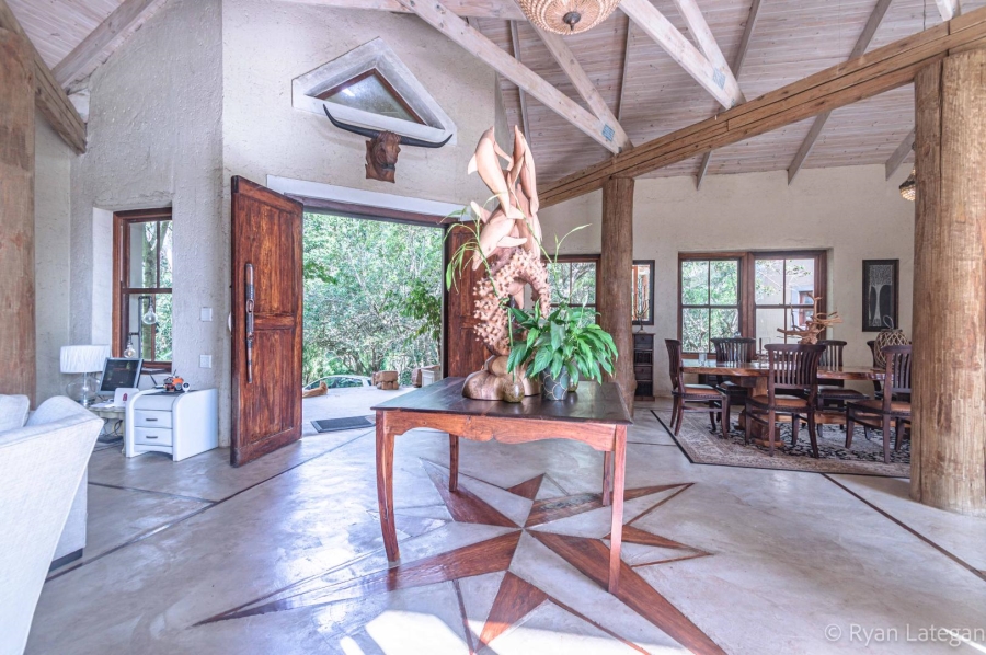 6 Bedroom Property for Sale in Kloof KwaZulu-Natal