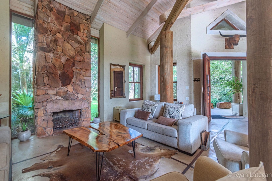 6 Bedroom Property for Sale in Kloof KwaZulu-Natal