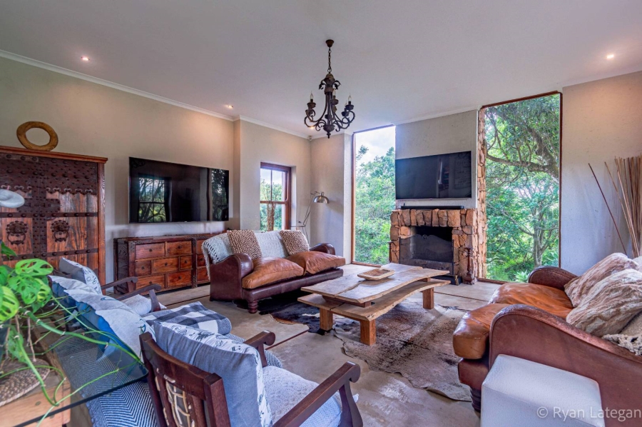 6 Bedroom Property for Sale in Kloof KwaZulu-Natal