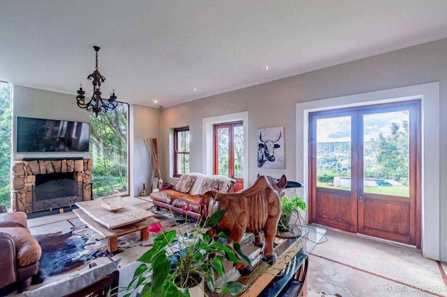 6 Bedroom Property for Sale in Kloof KwaZulu-Natal