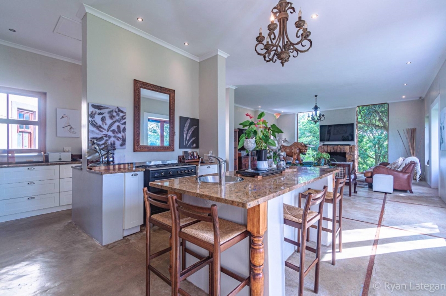 6 Bedroom Property for Sale in Kloof KwaZulu-Natal