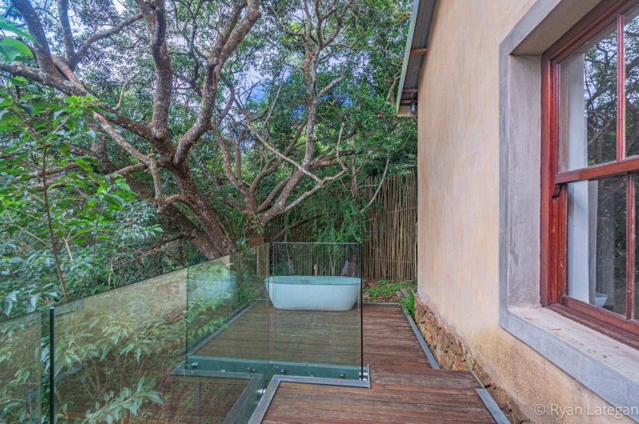6 Bedroom Property for Sale in Kloof KwaZulu-Natal