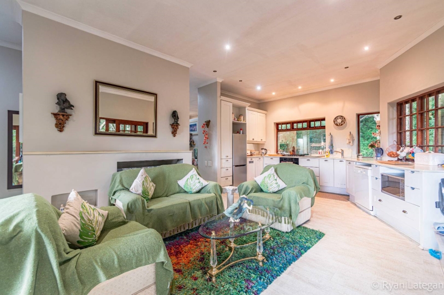 6 Bedroom Property for Sale in Kloof KwaZulu-Natal