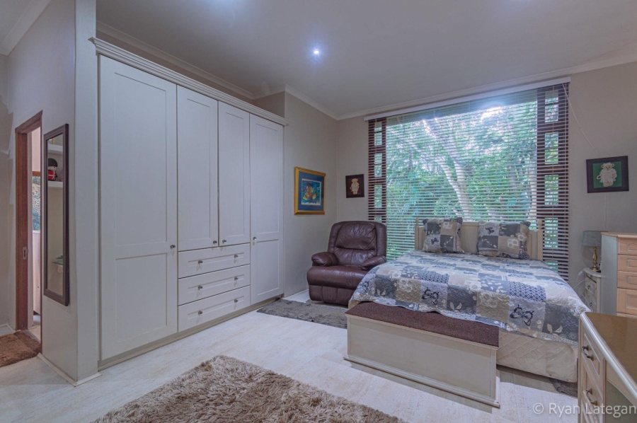 6 Bedroom Property for Sale in Kloof KwaZulu-Natal
