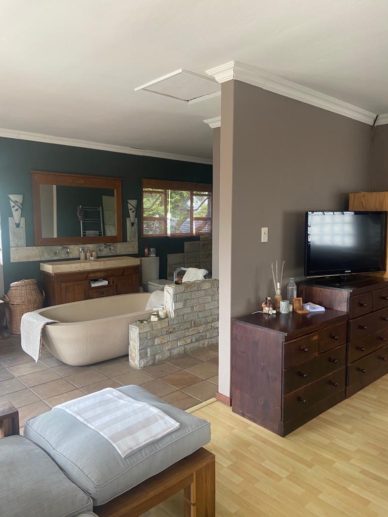 To Let 1 Bedroom Property for Rent in La Lucia KwaZulu-Natal