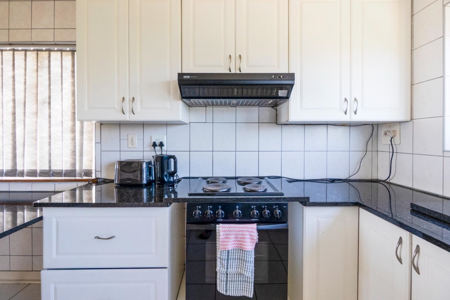 2 Bedroom Property for Sale in Amanzimtoti KwaZulu-Natal