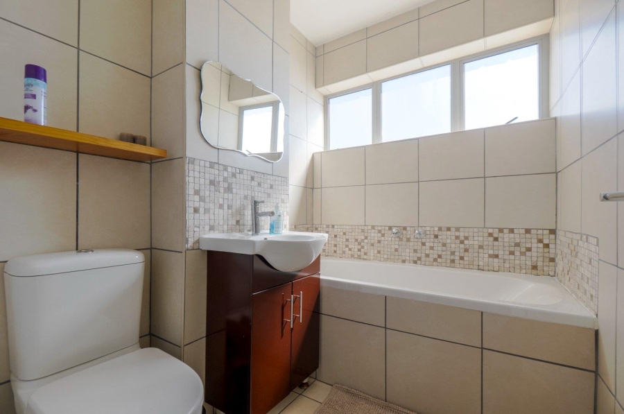 2 Bedroom Property for Sale in Amanzimtoti KwaZulu-Natal