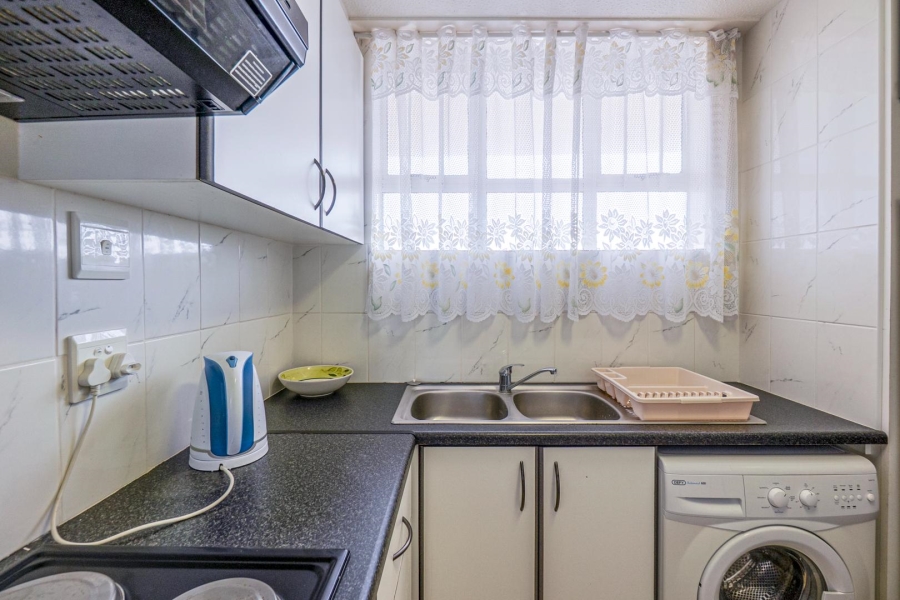 2 Bedroom Property for Sale in Amanzimtoti KwaZulu-Natal