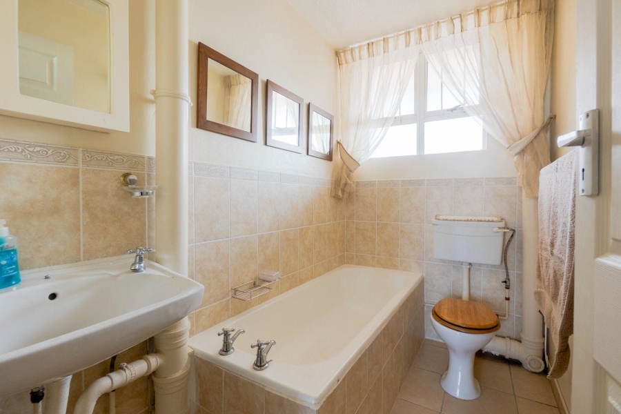 2 Bedroom Property for Sale in Amanzimtoti KwaZulu-Natal