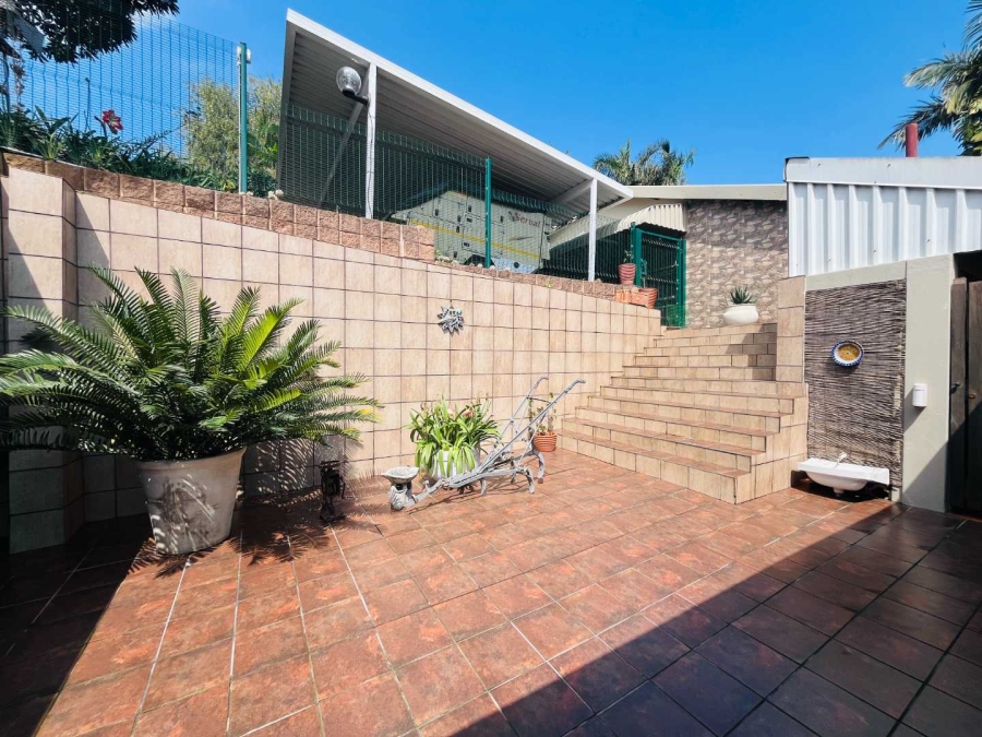 4 Bedroom Property for Sale in Umgeni Park KwaZulu-Natal