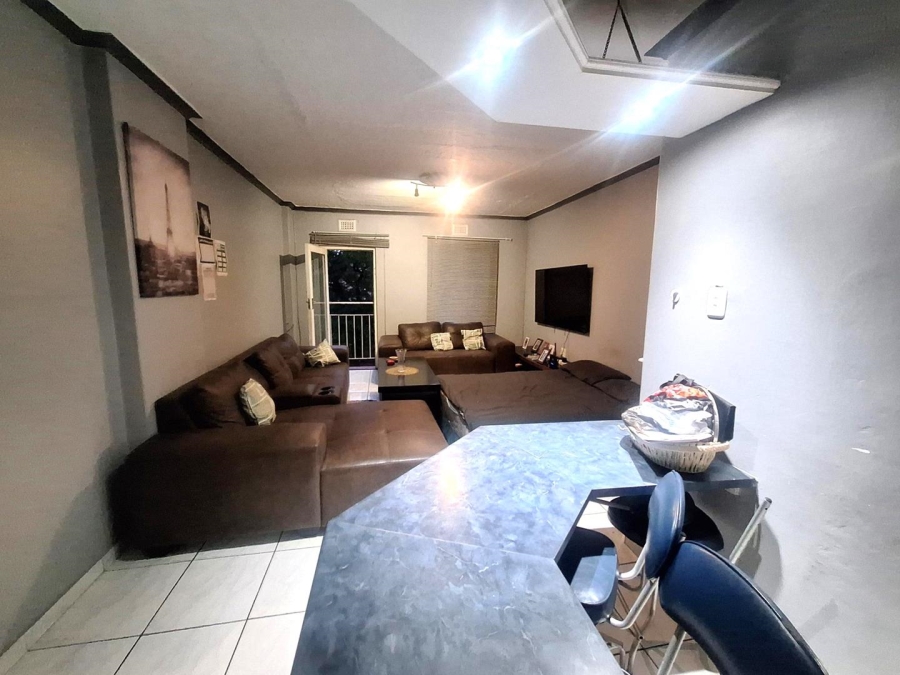1 Bedroom Property for Sale in Montclair KwaZulu-Natal