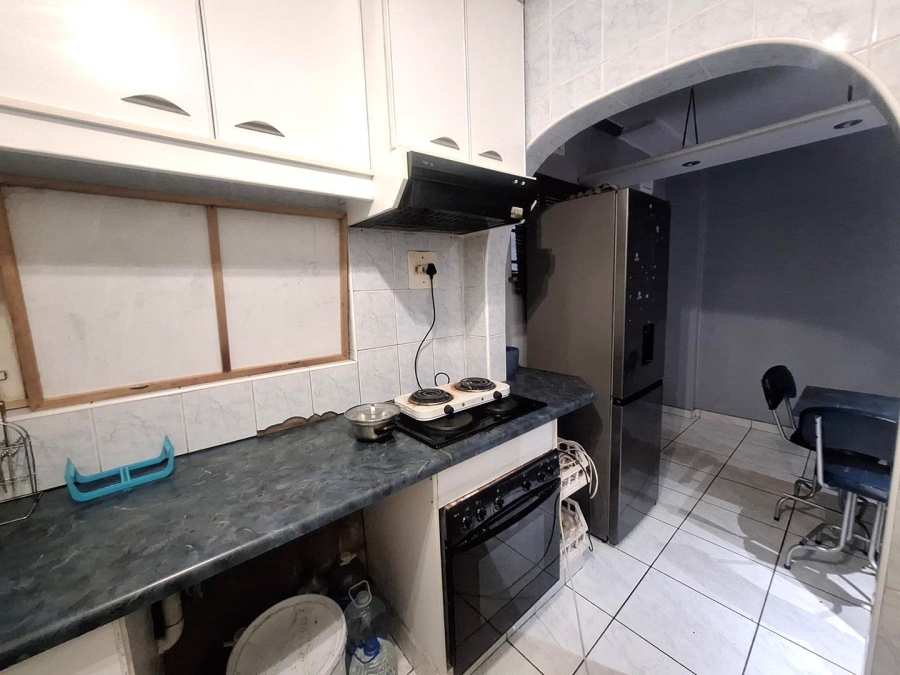 1 Bedroom Property for Sale in Montclair KwaZulu-Natal