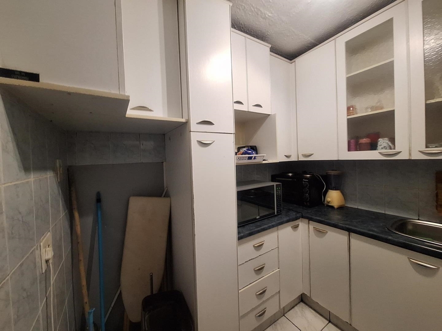 1 Bedroom Property for Sale in Montclair KwaZulu-Natal