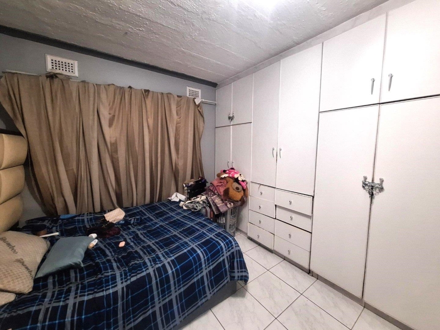 1 Bedroom Property for Sale in Montclair KwaZulu-Natal