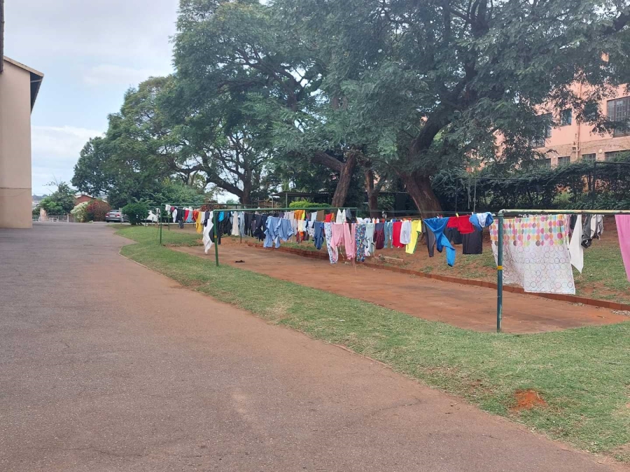 1 Bedroom Property for Sale in Montclair KwaZulu-Natal