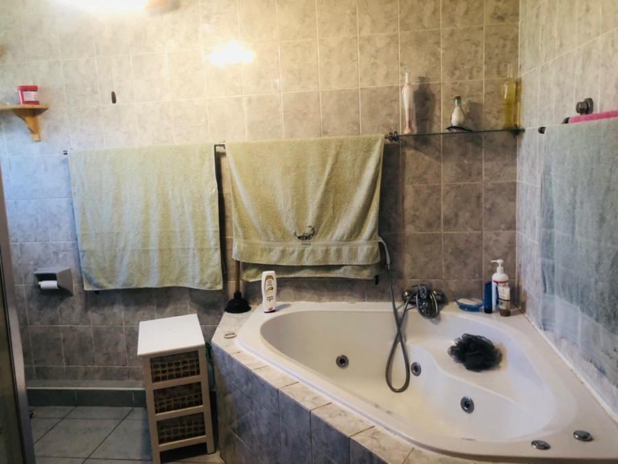 3 Bedroom Property for Sale in Westbrook KwaZulu-Natal