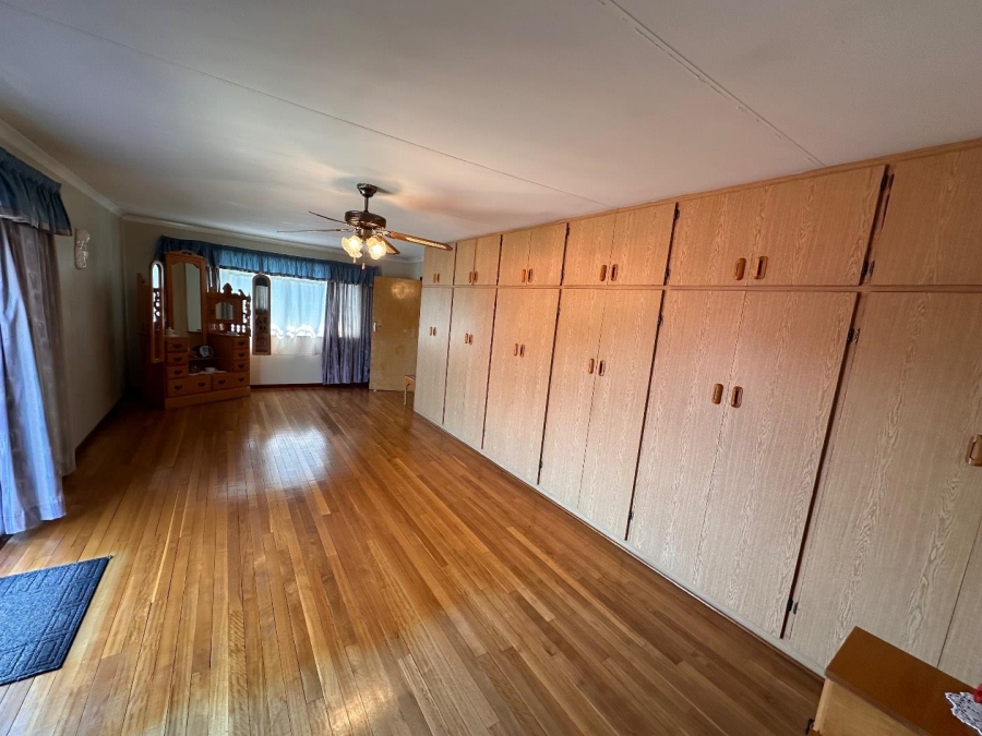 5 Bedroom Property for Sale in Dundee KwaZulu-Natal