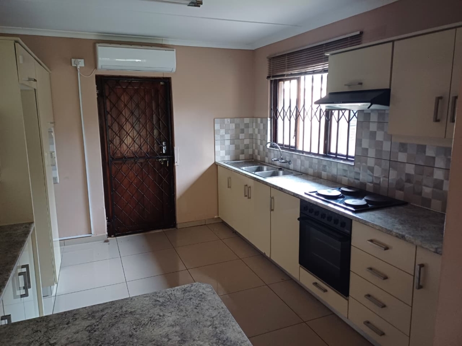 To Let 3 Bedroom Property for Rent in Veld En Vlei KwaZulu-Natal