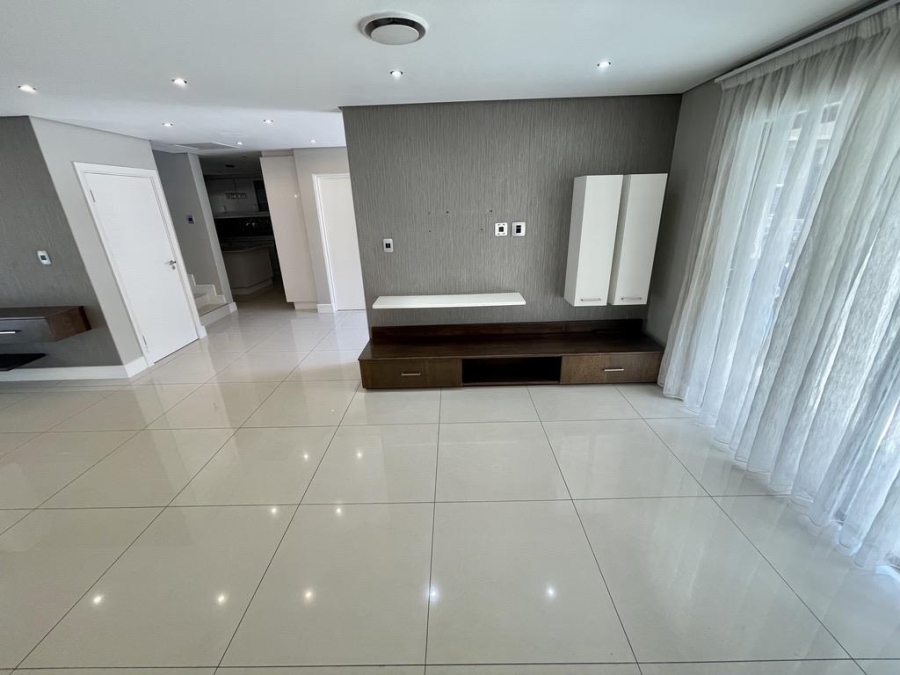 To Let 3 Bedroom Property for Rent in Izinga Ridge KwaZulu-Natal