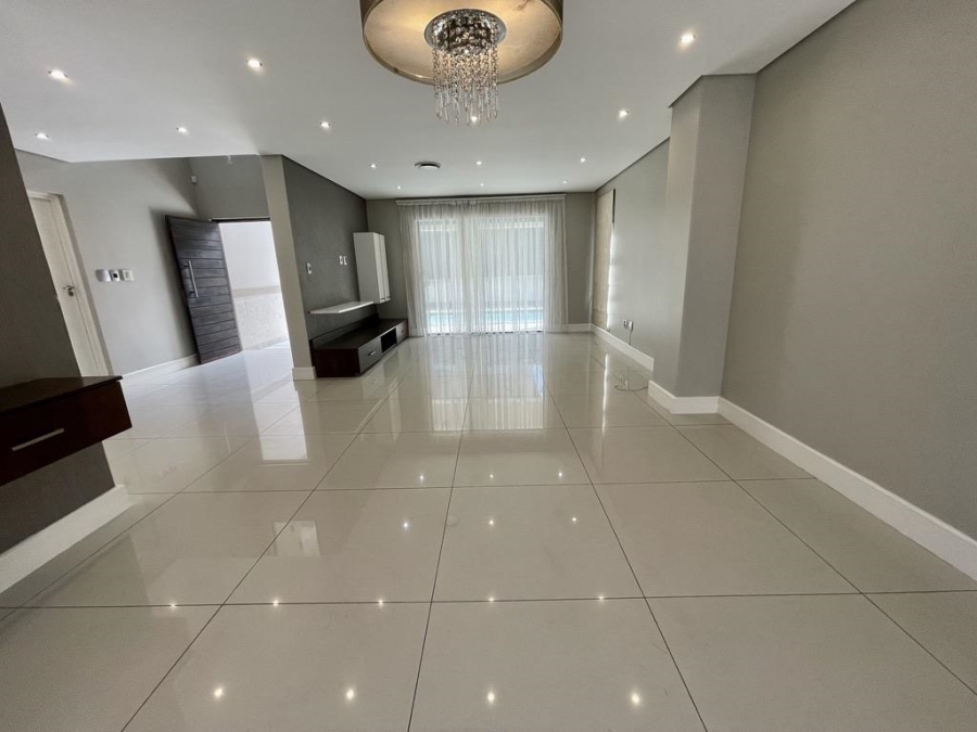 To Let 3 Bedroom Property for Rent in Izinga Ridge KwaZulu-Natal