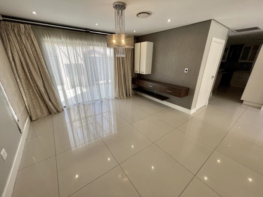 To Let 3 Bedroom Property for Rent in Izinga Ridge KwaZulu-Natal