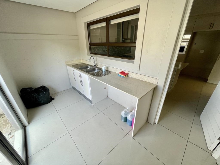 To Let 3 Bedroom Property for Rent in Izinga Ridge KwaZulu-Natal