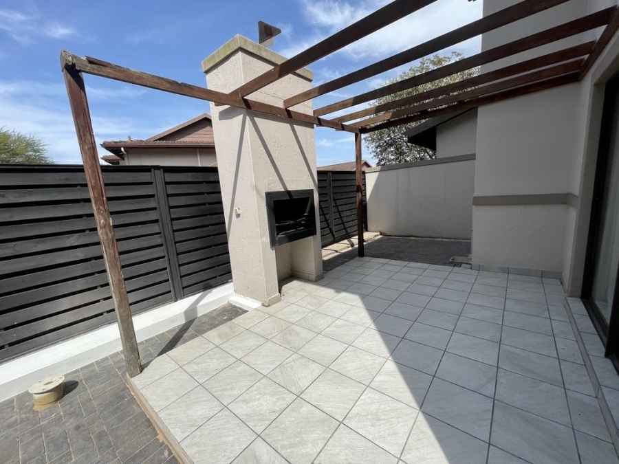 To Let 3 Bedroom Property for Rent in Izinga Ridge KwaZulu-Natal