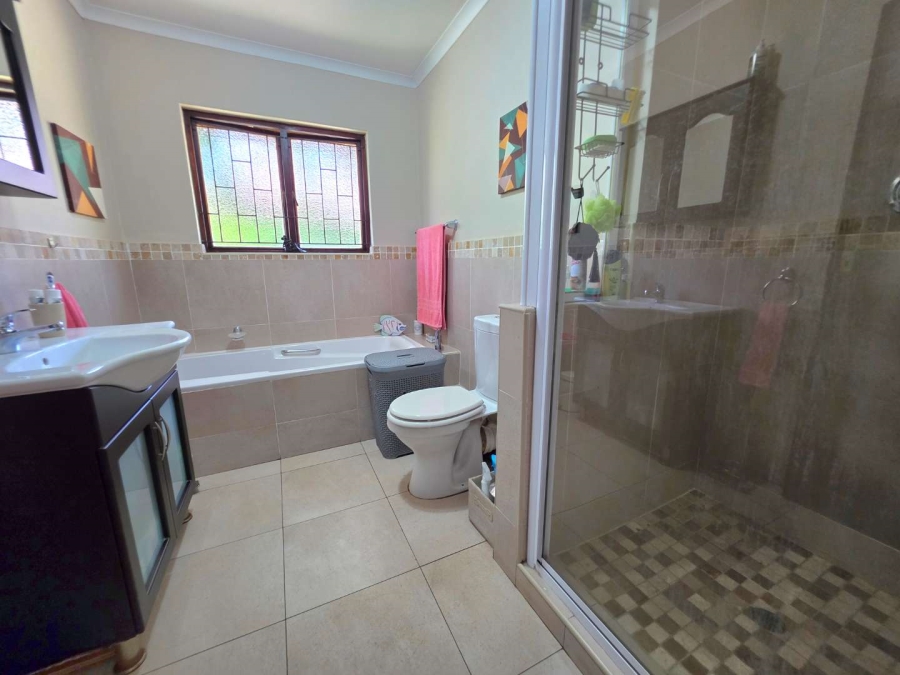 3 Bedroom Property for Sale in Crestholme KwaZulu-Natal