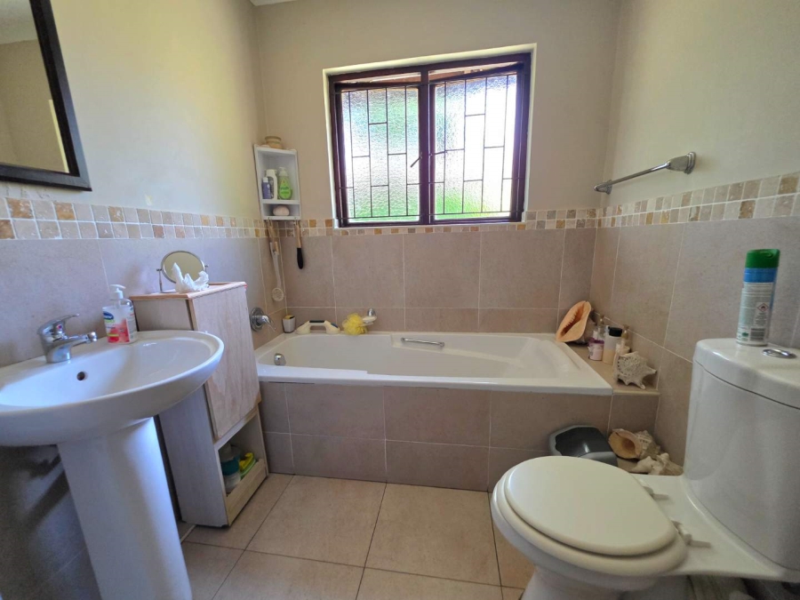 3 Bedroom Property for Sale in Crestholme KwaZulu-Natal