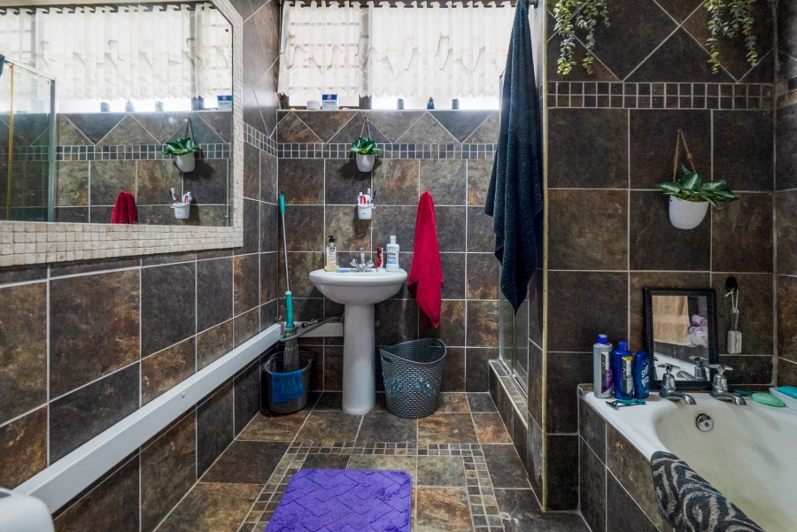 3 Bedroom Property for Sale in Amanzimtoti KwaZulu-Natal